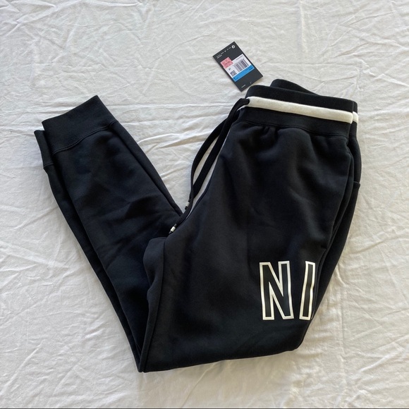 Nike Air Pants - Picture 2 of 7